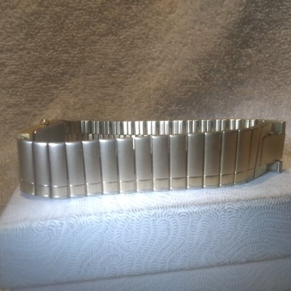 Seiko Quartz Watch Women 1F20-5K00 Half Moon Gold Bracelet New Bat Works Great ! main image 12